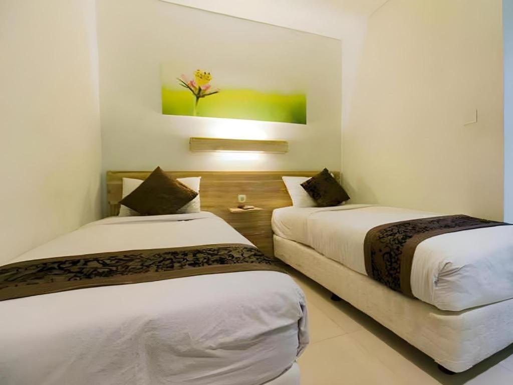 Life Puri Hotel Surabaya Gubeng Екстериор снимка